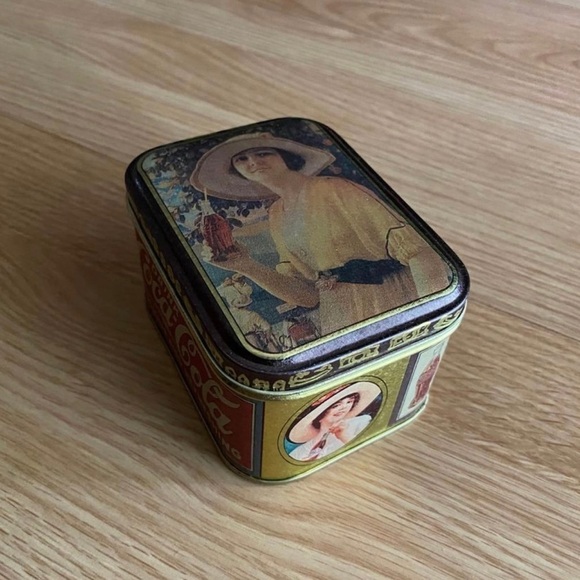 Vintage 1993 Coca Cola Bristolware Metal Collectible Tin - Picture 1 of 9
